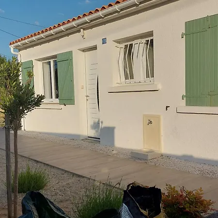 Les Pieds Dans Le Sable Hébergement de vacances *